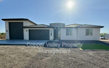 Building Photo - 15831 W Jomax Rd