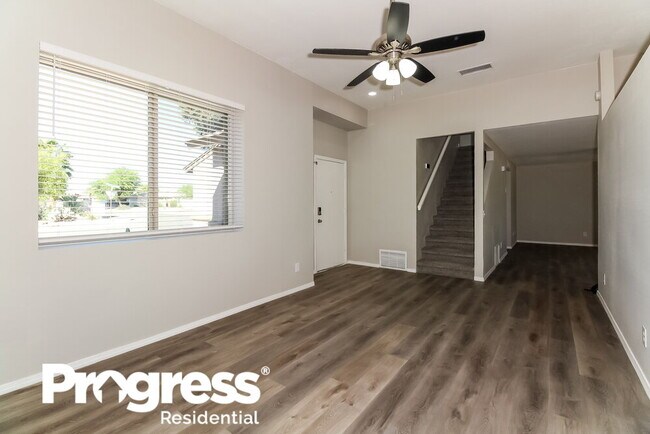 Building Photo - 5910 N Edenbrook Ln