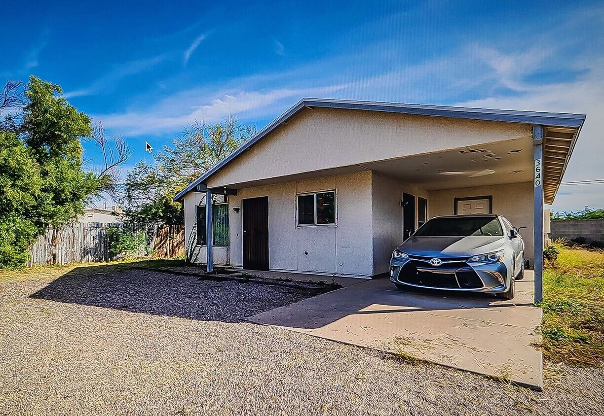 Foto principal - Charming three bedroom - two bathroom GREA...