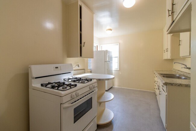 Foto del edificio - 449 N Euclid Ave