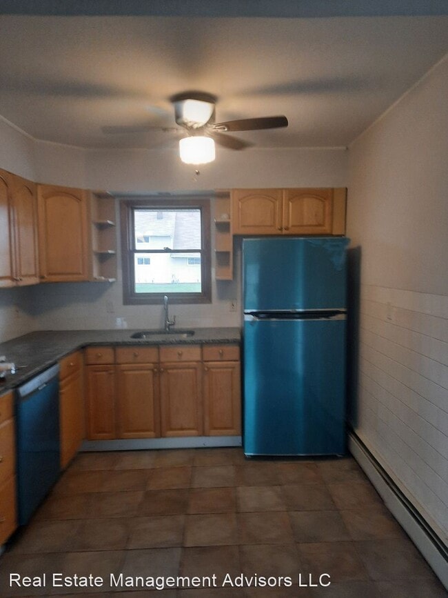 Building Photo - 16 Greenbriar Rd