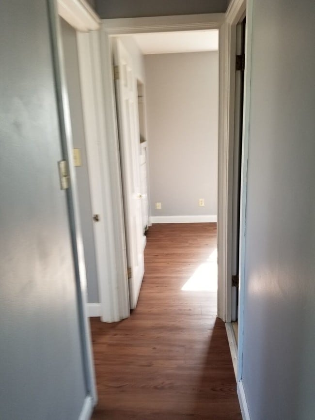 Foto del edificio - 615 W Jackson St