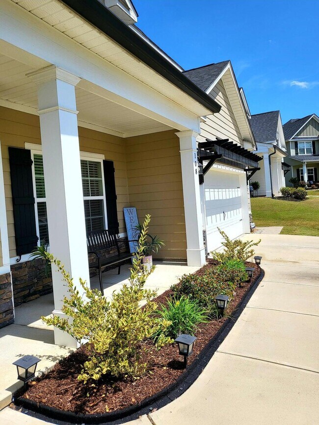 Foto del edificio - 108 Blazing Creek Ct