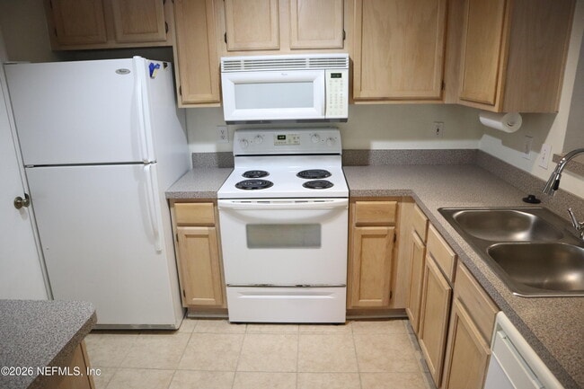 Foto del edificio - 7701 Timberlin Park Blvd