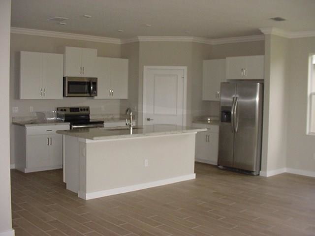 Building Photo - 1550 NE Skyhigh Ter