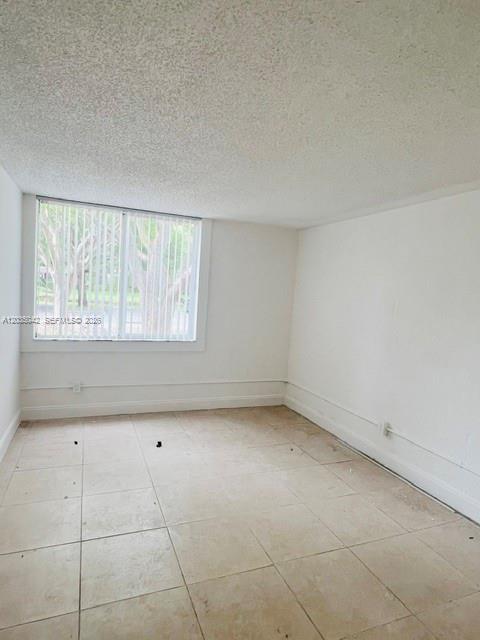Foto del edificio - 10733 Cleary Blvd