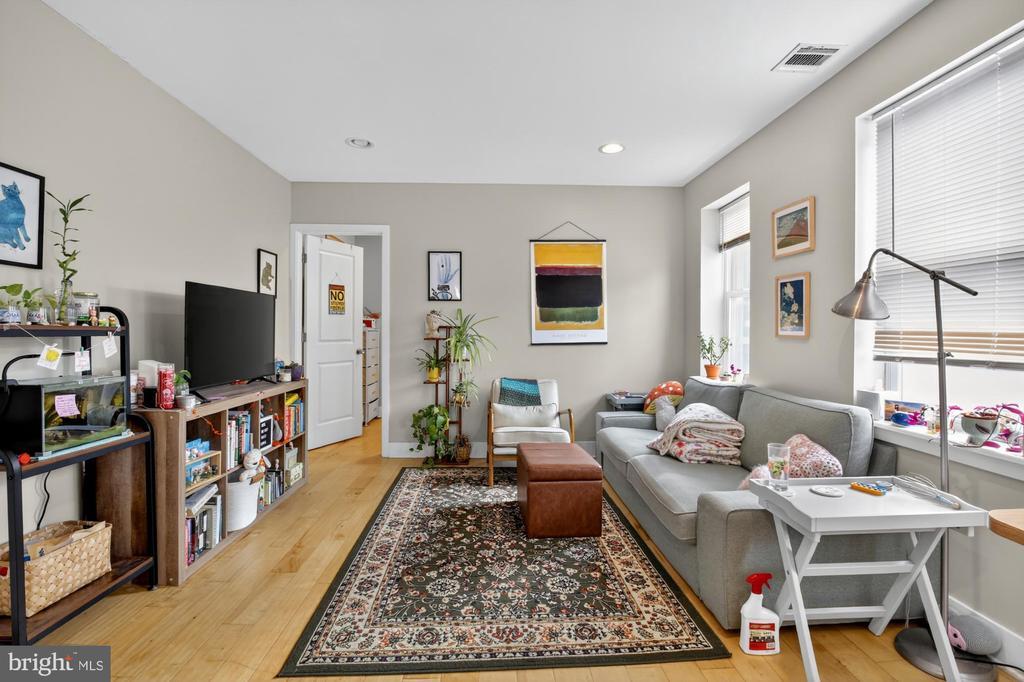 Primary Photo - 709 N 3rd St