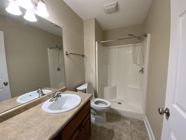 Foto del edificio - 104B Lakeview Commons