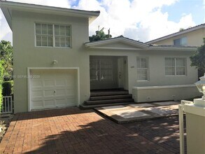 Building Photo - 609 Puerta Ave