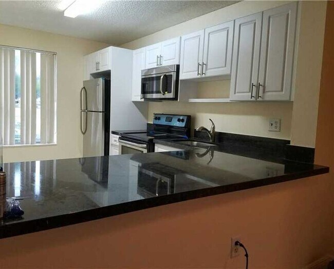 Foto del edificio - 2181 SW 80th Terrace