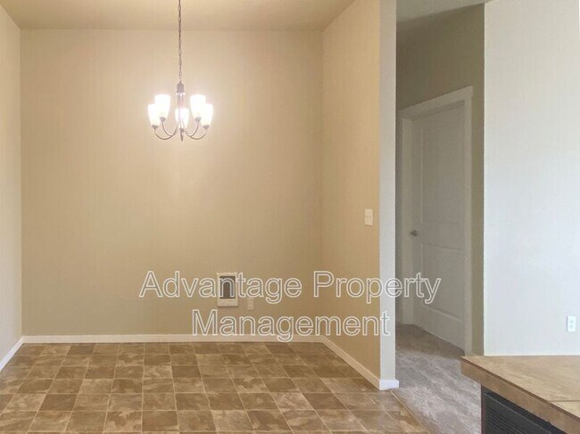 Foto del edificio - 537 Catron St N
