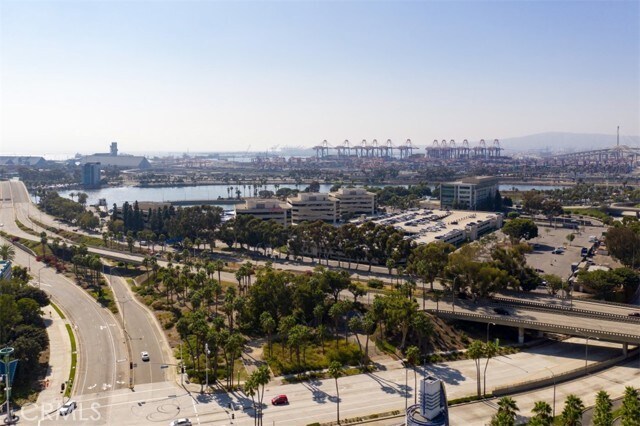 Foto del edificio - 400 W Ocean Blvd