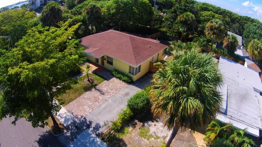 Primary Photo - 2/1 Duplex in North Palm