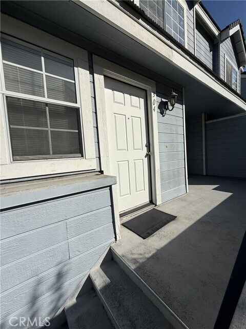 Building Photo - 2800 Plaza del Amo