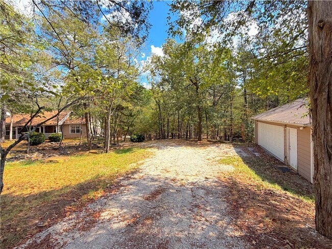 Building Photo - 28 Hickory Cir