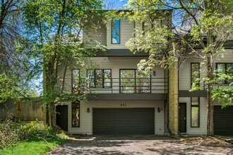 Building Photo - 670 Crescent Ln