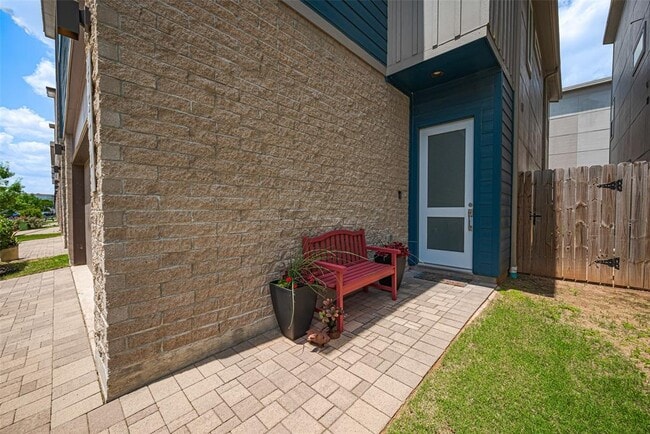 Building Photo - 6804 Rocinante Ln