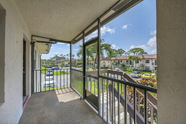 Building Photo - 7226 Golf Colony Ct