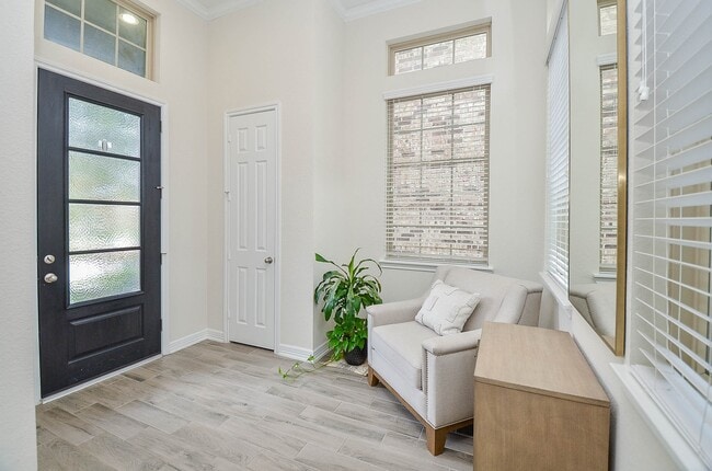 Building Photo - 18214 Lake Eagle Dr