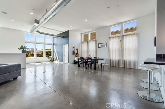 Foto del edificio - 281 N Sycamore St