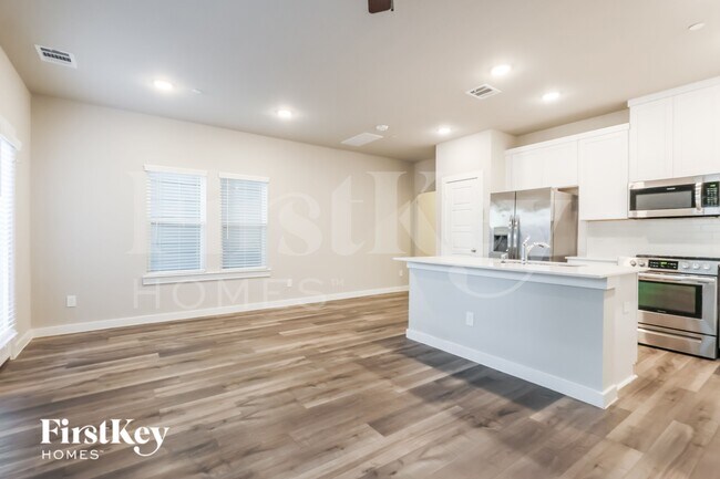 Foto del edificio - 381 N Centro Cir