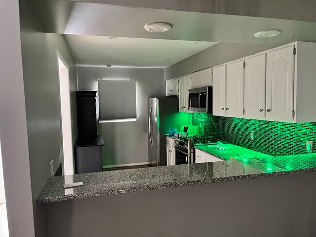 Cocina - 101 S Rock Rd