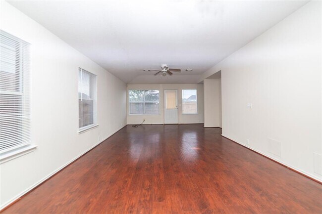 Building Photo - 15019 Sugar Pl Dr