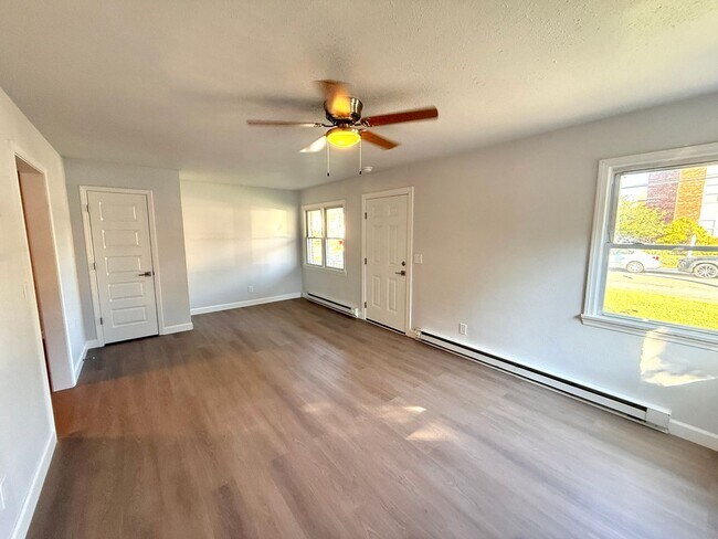 Foto del edificio - 428 Roanoke St E