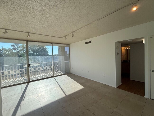 Foto del edificio - 700 E 9th St