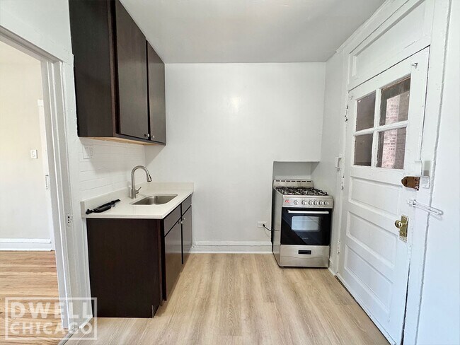 Building Photo - 2648 N Spaulding Ave