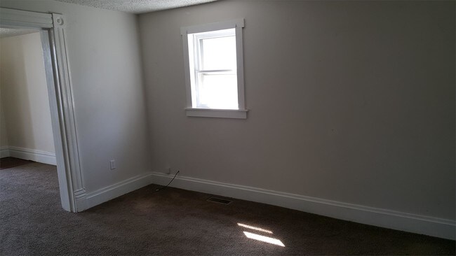 Building Photo - 472 Reynolds Ave