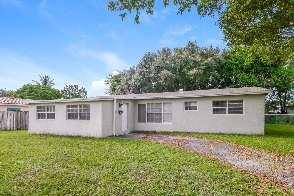 Foto principal - 6210 NW 13th St
