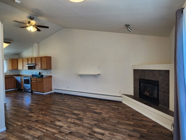 Building Photo - 7925 Crescent Moon Pl