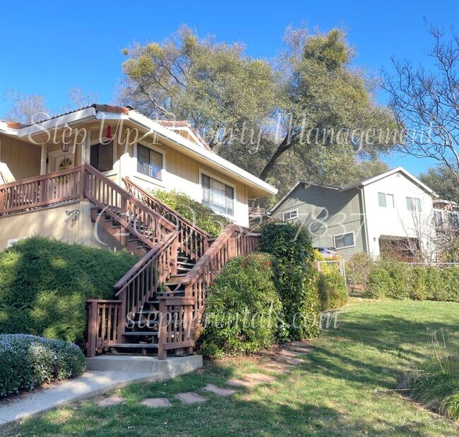 Foto del edificio - 2 Bedroom 2 Bath Home With Bonus Room off Racetrack!!!!