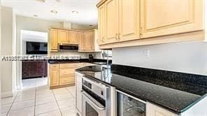Building Photo - 3 br, 2 bath House - 2632 NE 30th St