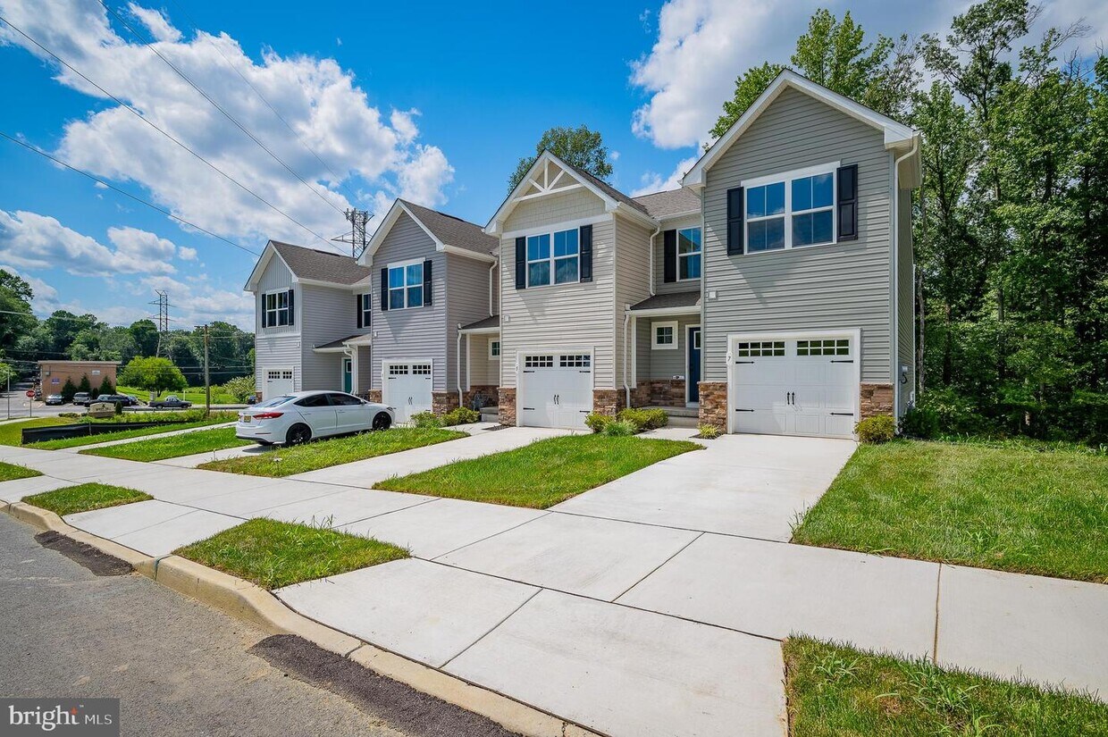 Foto principal - 5 Southwind Dr