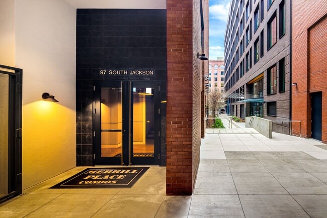 Building Photo - 97 S Jackson St