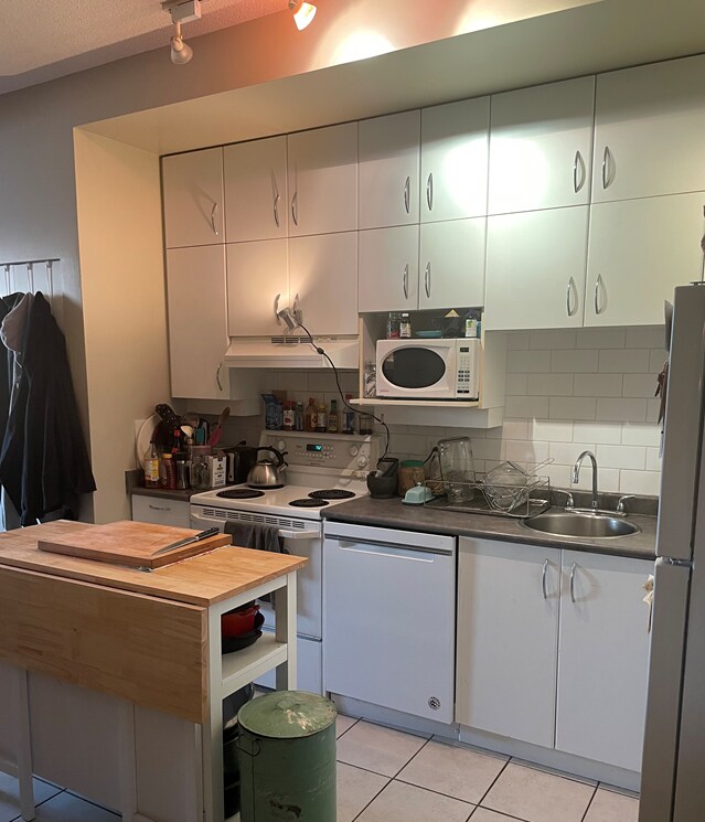 Building Photo - 409 Swift St