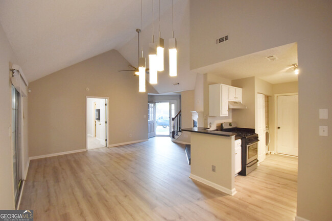 Foto del edificio - 571 N Fairfield Dr