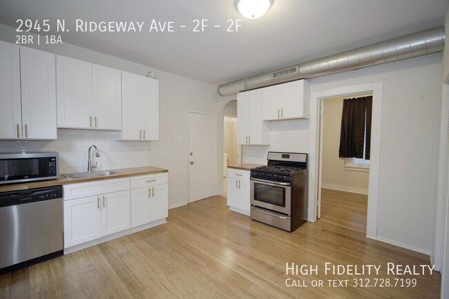 Foto del edificio - 2945 N Ridgeway Ave
