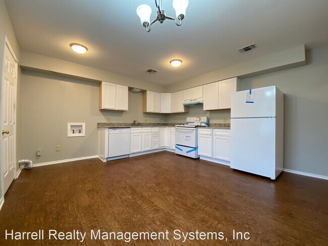 Building Photo - 2 br, 1 bath House - 7304 Sanger Avenue Un...