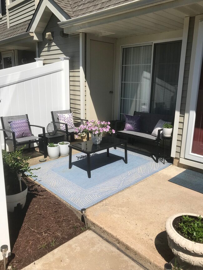 Foto del edificio - 903 Yarmouth Ln