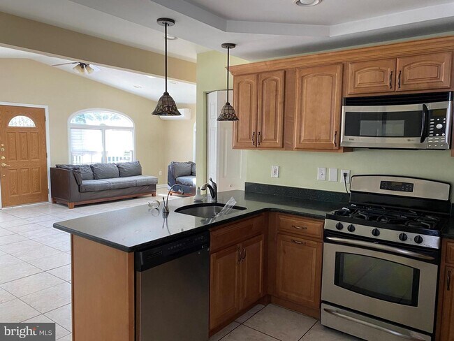 Foto del edificio - 7610 Seven Mile Ln