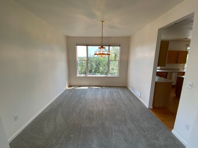 Building Photo - Great Highlands Ranch Home on the Golf Cou...