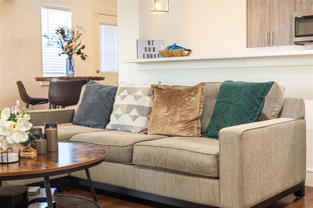 Foto del edificio - 10022 Glenrio Ln