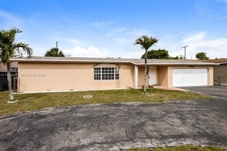 Building Photo - 8469 Windsor Dr
