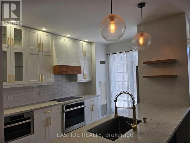 Building Photo - 17 Barberry Pl