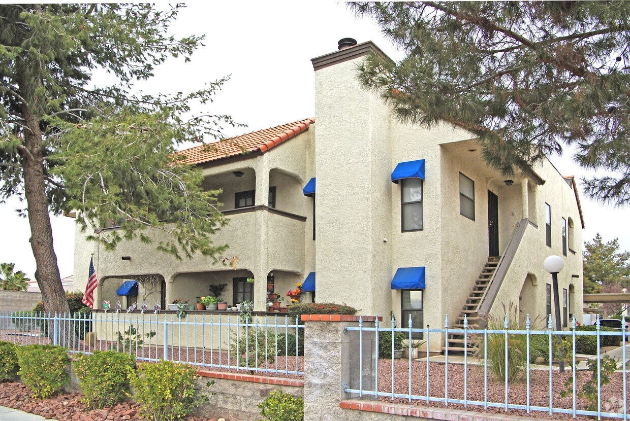 Newport Cove Apartments in Las Vegas, NV