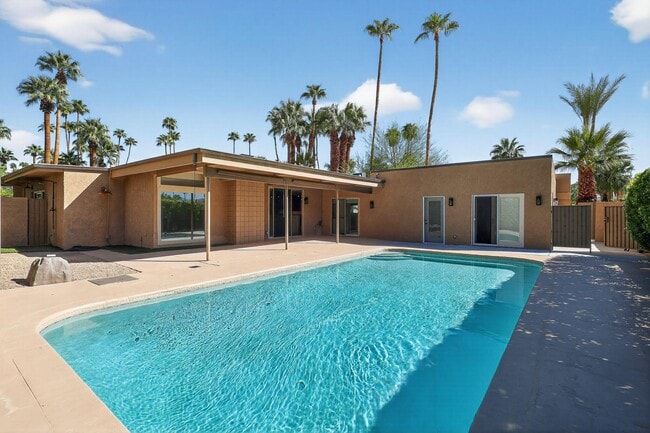Foto del edificio - 985 N Tuxedo Cir