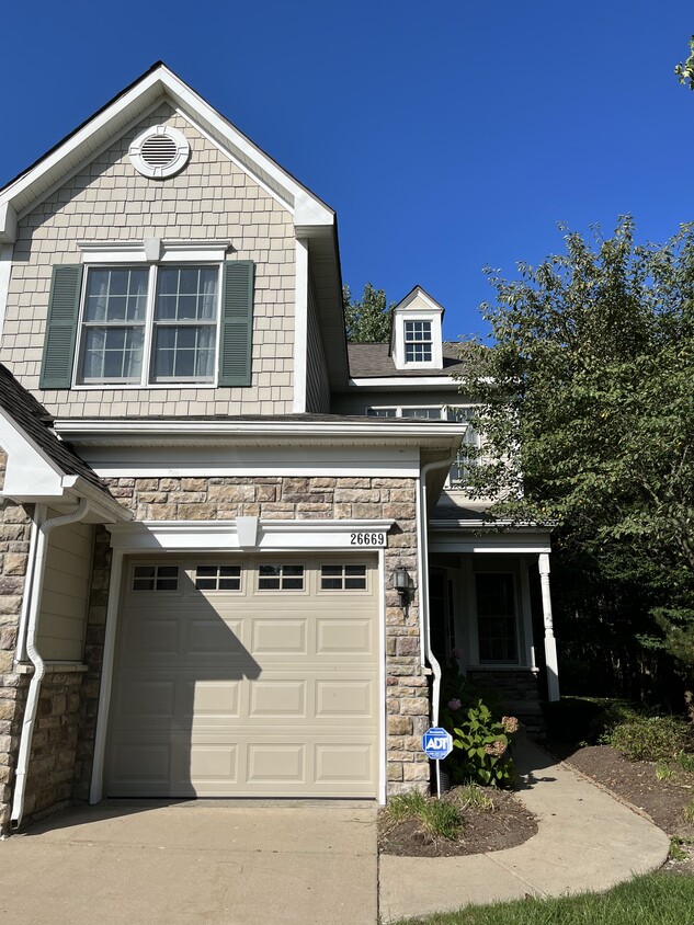 26669 Island Lake Dr Unit 26669, Novi, MI 48374 Condo for Rent in